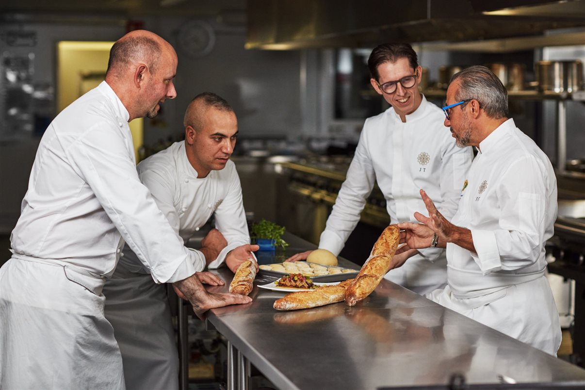 Franck Garanger, Chefe de Culinária da Explora Journeys, e sua equipe