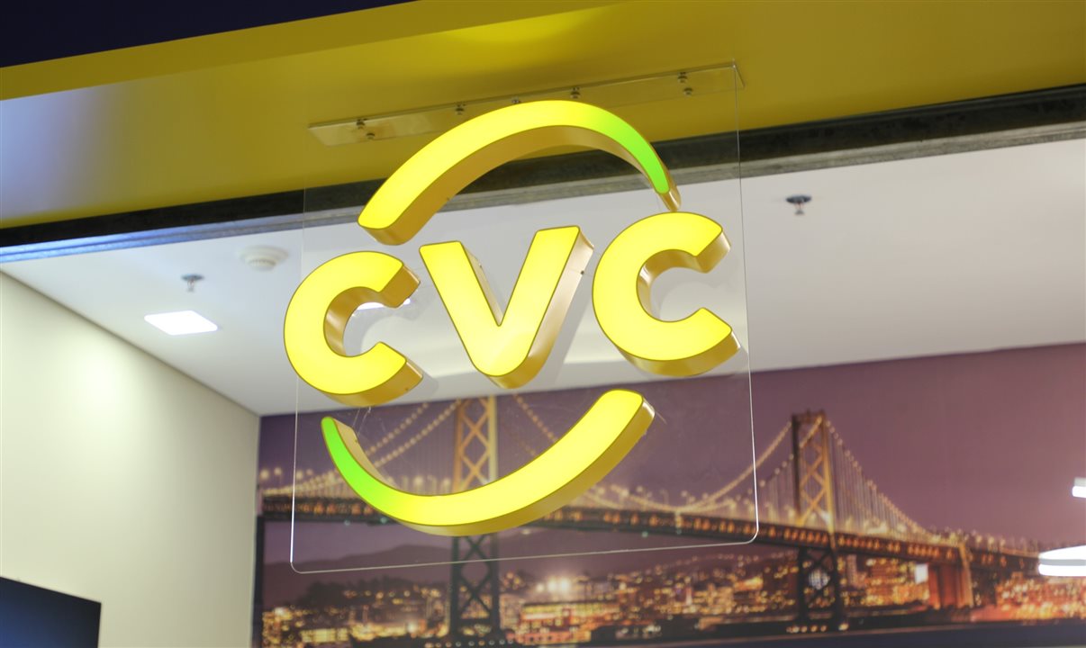 Ações da CVC (CVCB3) subiram 0,28% nesta segunda-feira (11)