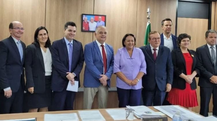 Reunião do ministro Márcio França com a governadora Fátima Bezerra e outras autoridades em Brasília