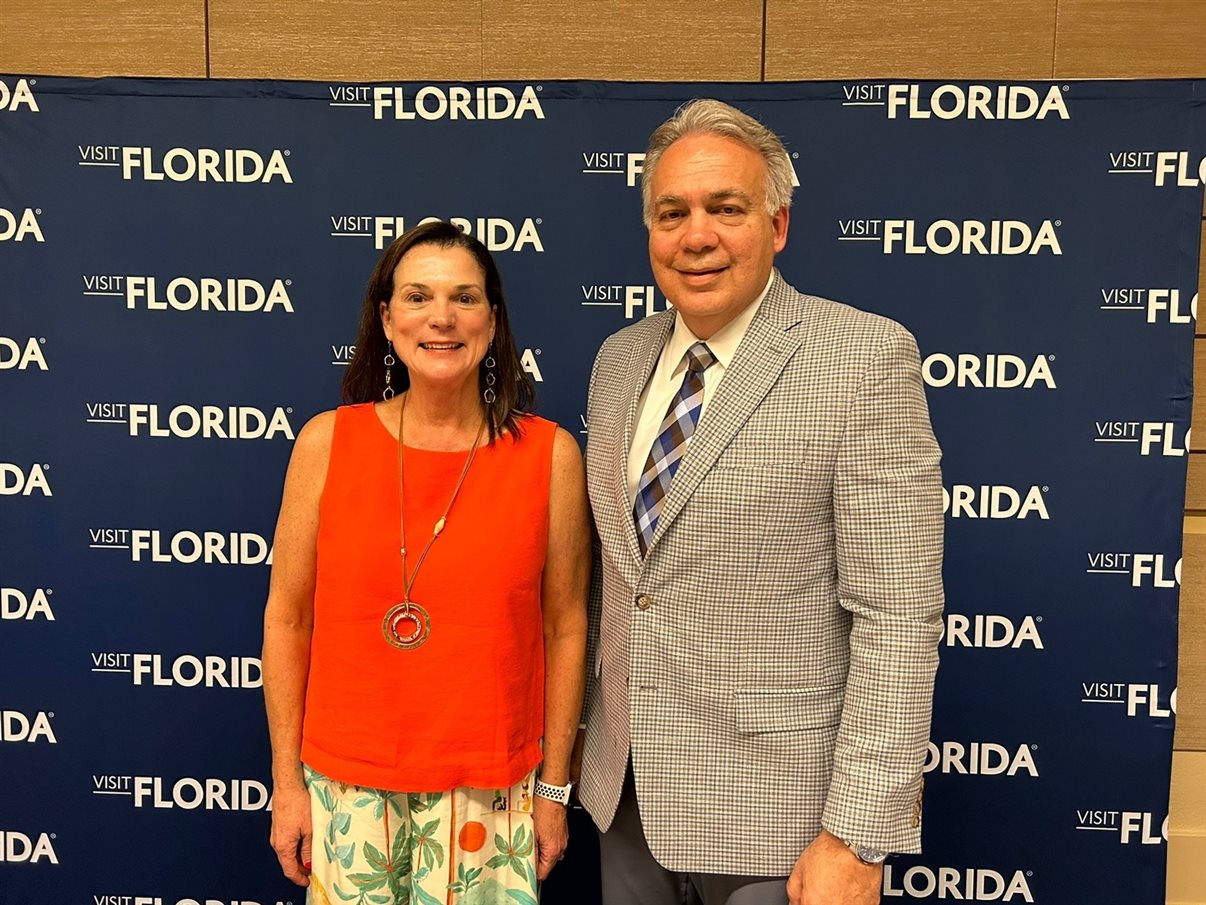 Dana Young, presidente do Visit Florida, e Milton Segarra, diretor de Marketing do Discover The Palm Beaches
