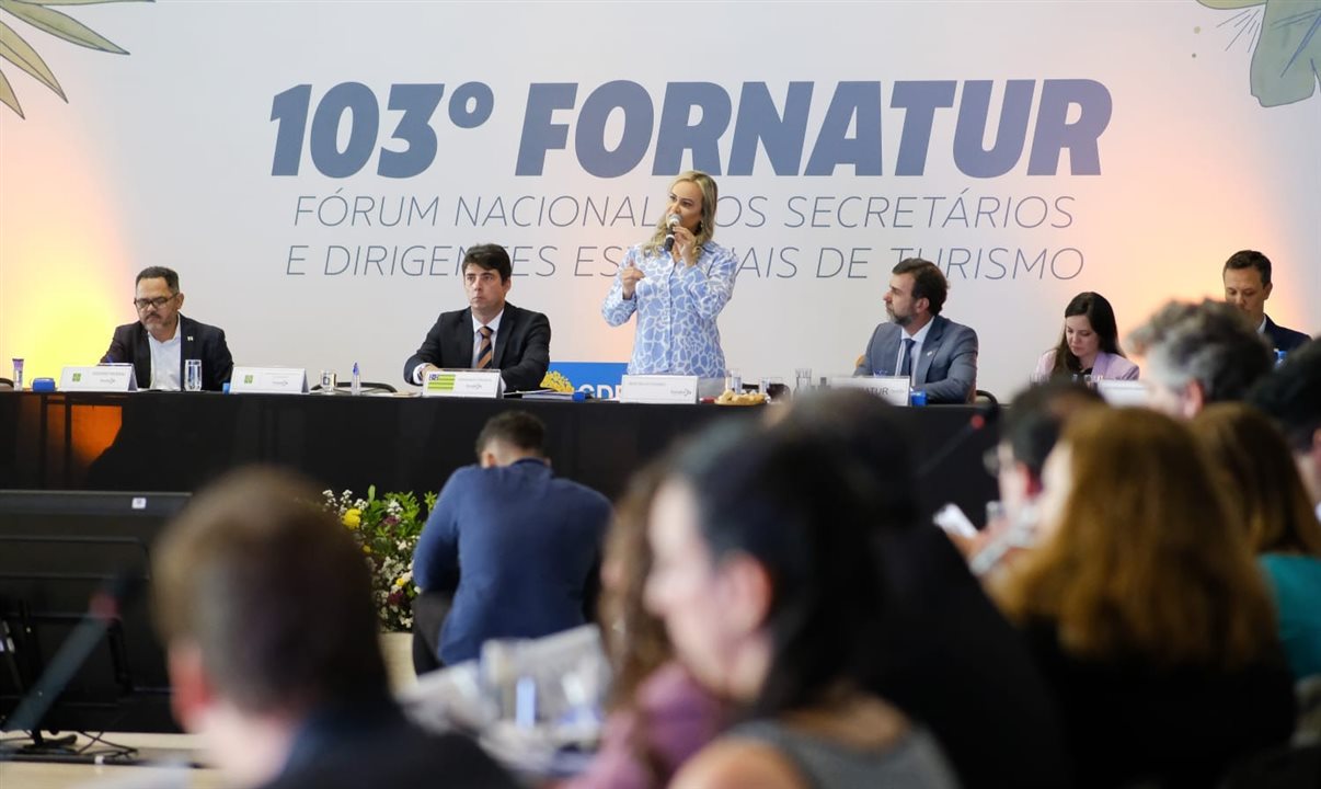 Daniela Carneiro, ministra do Turismo, participa da primeira reunião do ano do Fornatur
