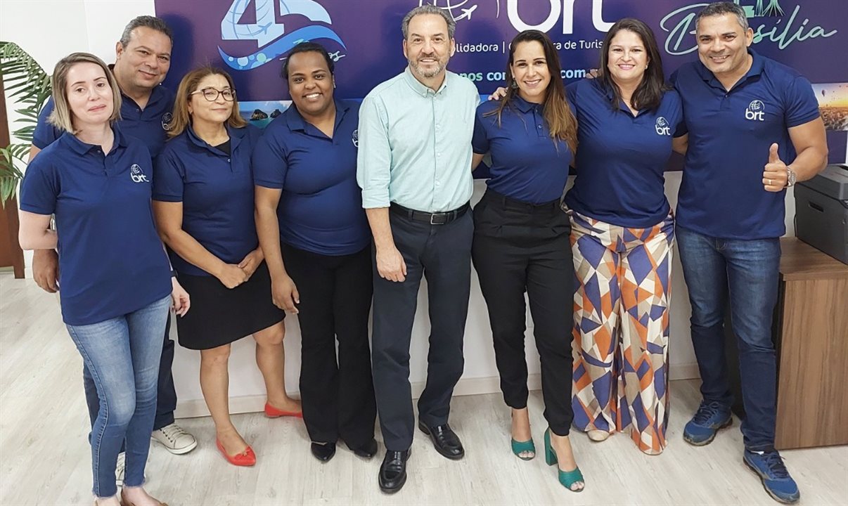 Equipe Operacional Centro Oeste (sob a supervisão de Denise Barros): Roberta, Vicinius, Gardenia, Grasiela, Santoro, Denise, Sheylla e Marcio