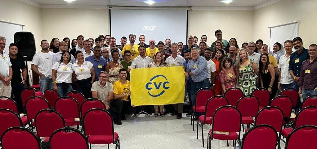 Cerca de 60 profissionais participaram da apresentação da Fábrica de Produtos CVC em Porto Seguro