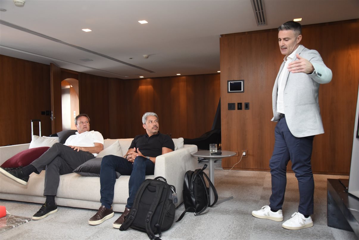 Raf Gonzalez, da CTM, fez uma apresentação para os executivos