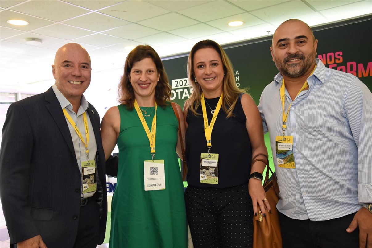 Marco Oliva (Club Med), Marianna Alcorta (Abav), Fernanda Dominicis (Club Med) e Roberto Oliveira (Universal Assistance)