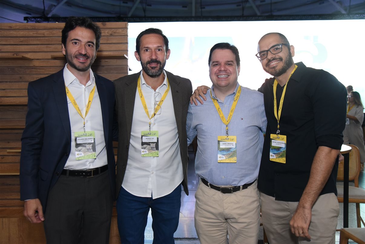 Eduardo Malheiros, Rodrigo Vaz, Daniel Bressan e Rafael Albuquerque (Grupo Leceres, agora Wish)