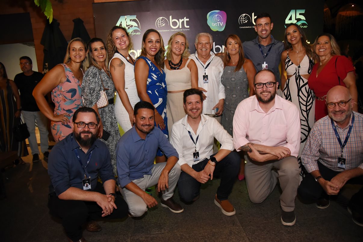 Parte do time BRT celebra inauguração de escritório no Rio de Janeiro