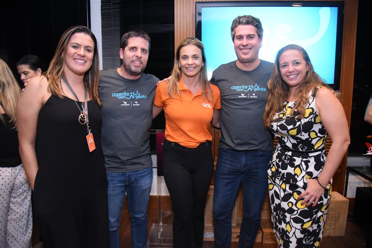 Thais Rodrigues (Gol), Daniel Castanho (Ancoradouro), Carina Tosello (Gol),  Juarez Neto (Ancoradouro) e Anna Homem (Air France-KLM)