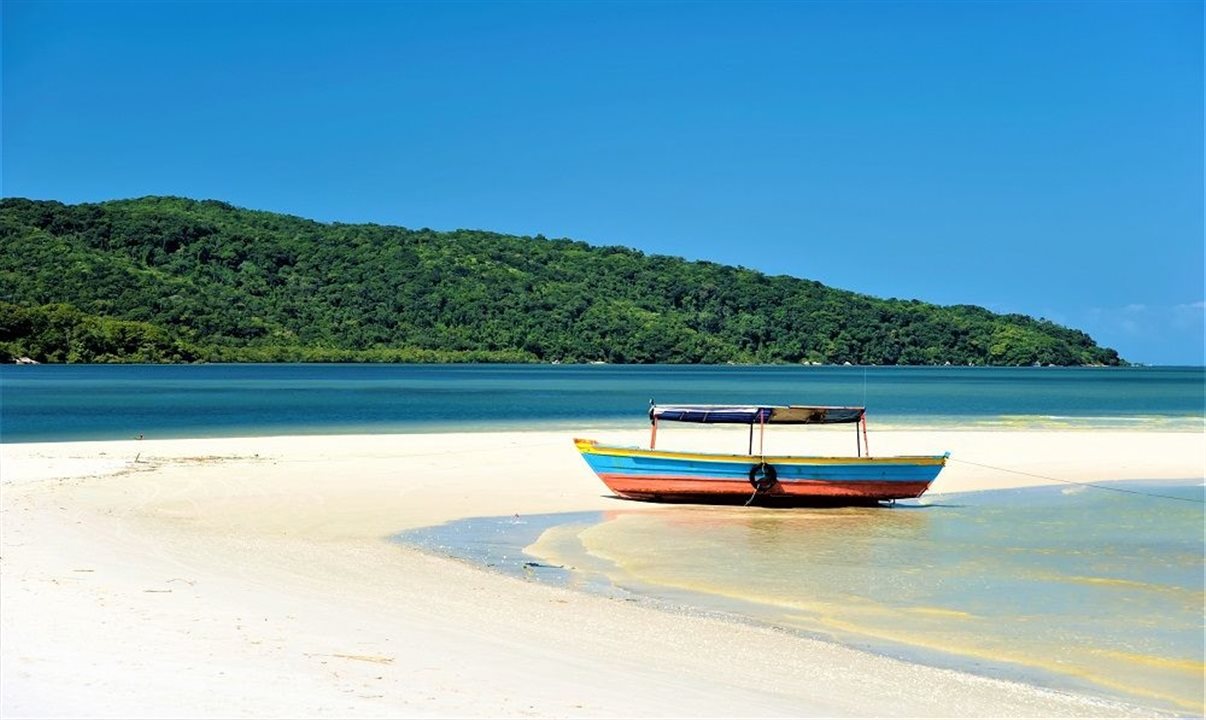 Ilha do Mel, no Paraná, é um dos destaques da lista