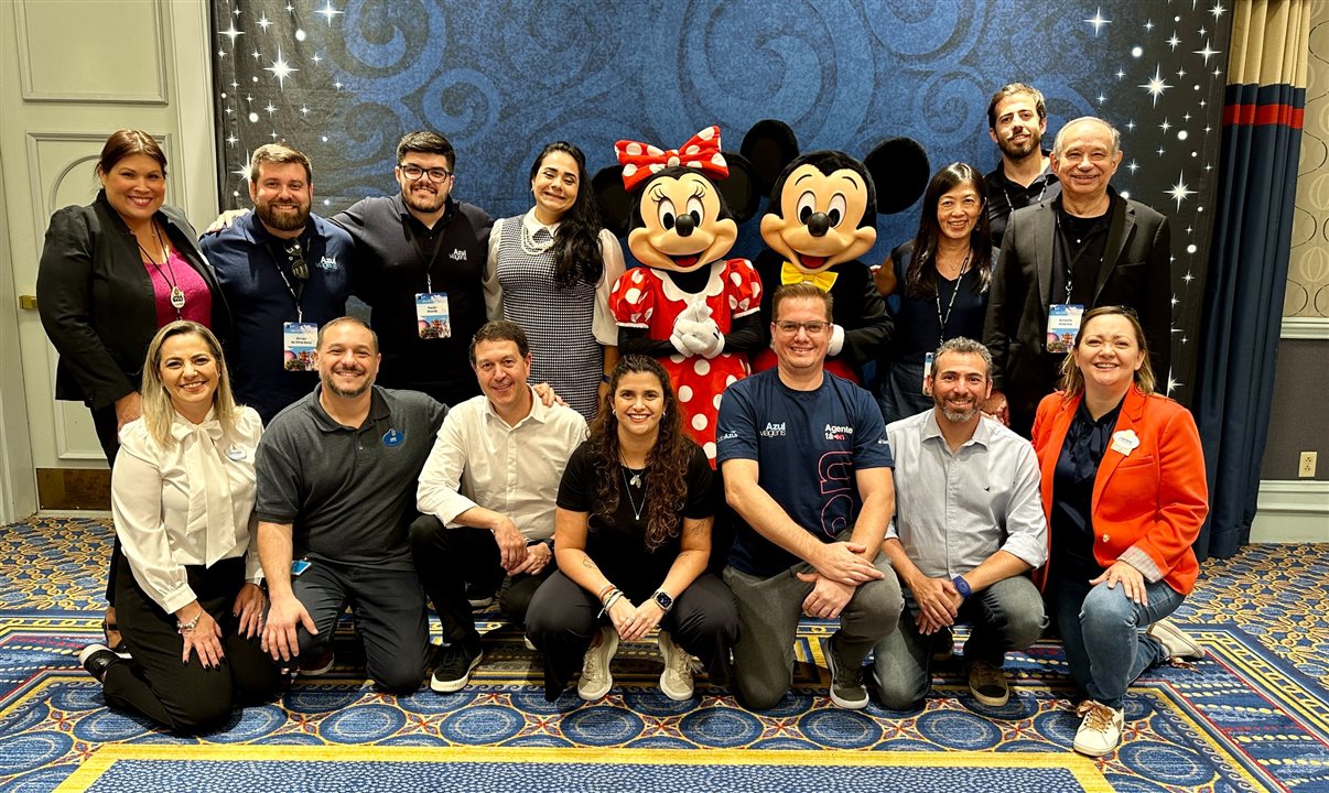 Equipes Azul Viagens e Disney com aparições ilustres na premiação: Mickey e Minnie Mouse