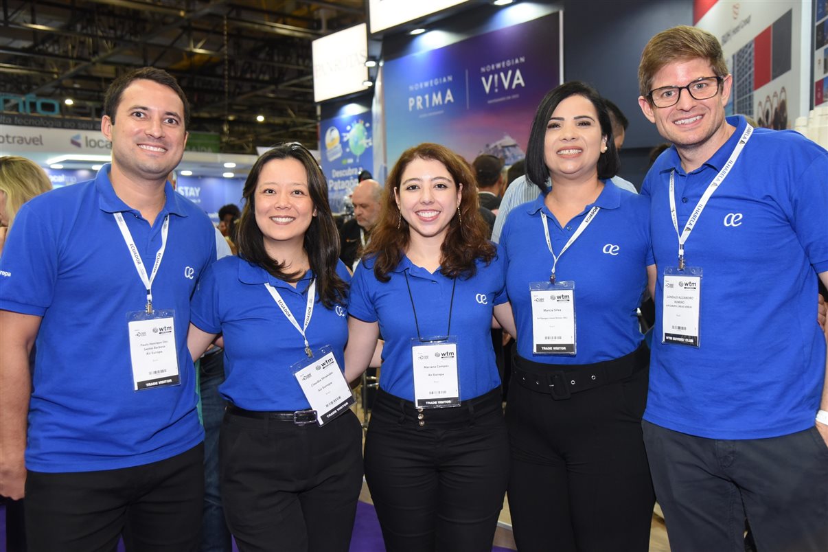 Paulo Henrique dos Santos Barbosa, Claudia Shishido, Mariana Campos, Marcia Silva e Gonzalo Romero, da Air Europa