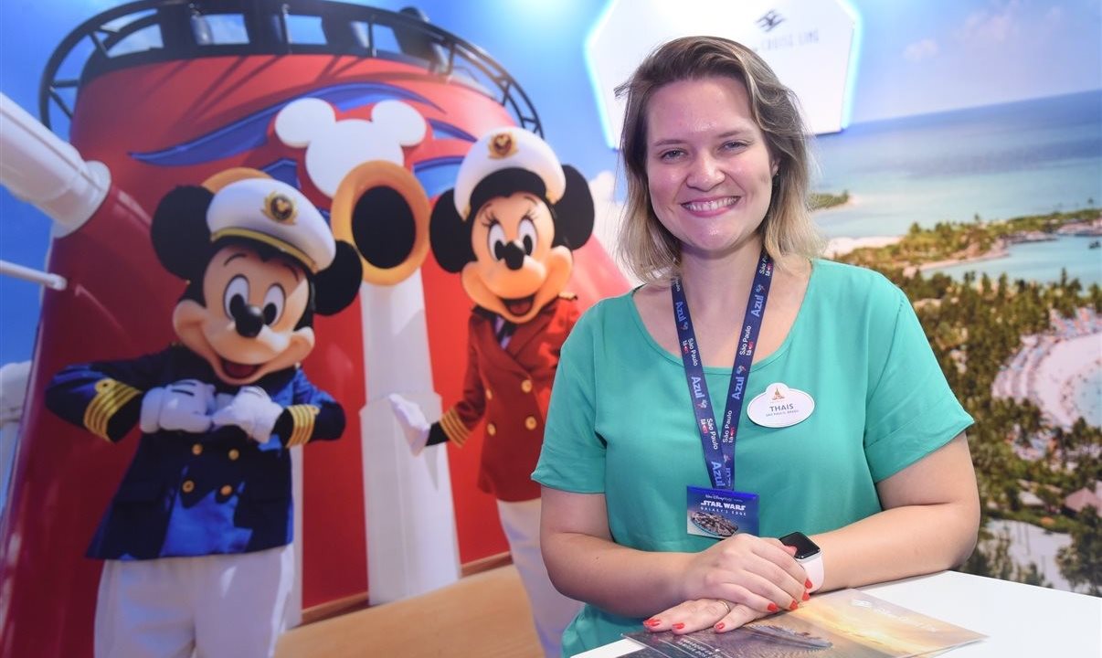 Thais Ramos chega para treinar agentes de viagens brasileiros nos destinos de férias da Disney