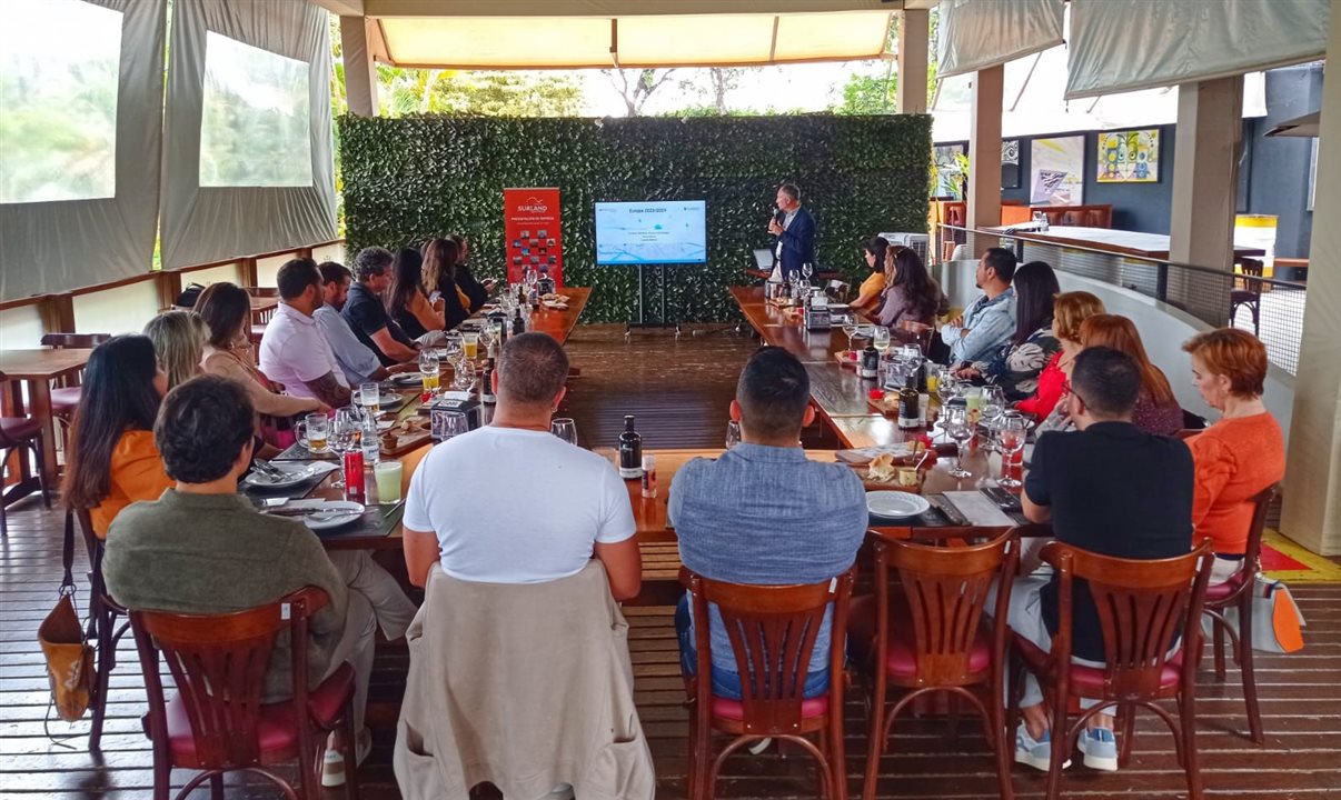 Surland destacou seus principais produtos em evento com Orinter e agências