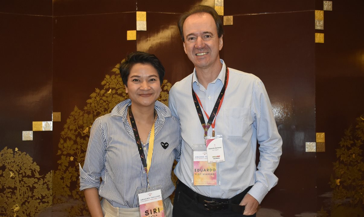 Siri Seeharach, da Amazing Thailand, e Eduardo Barbosa, da Flot Viagens