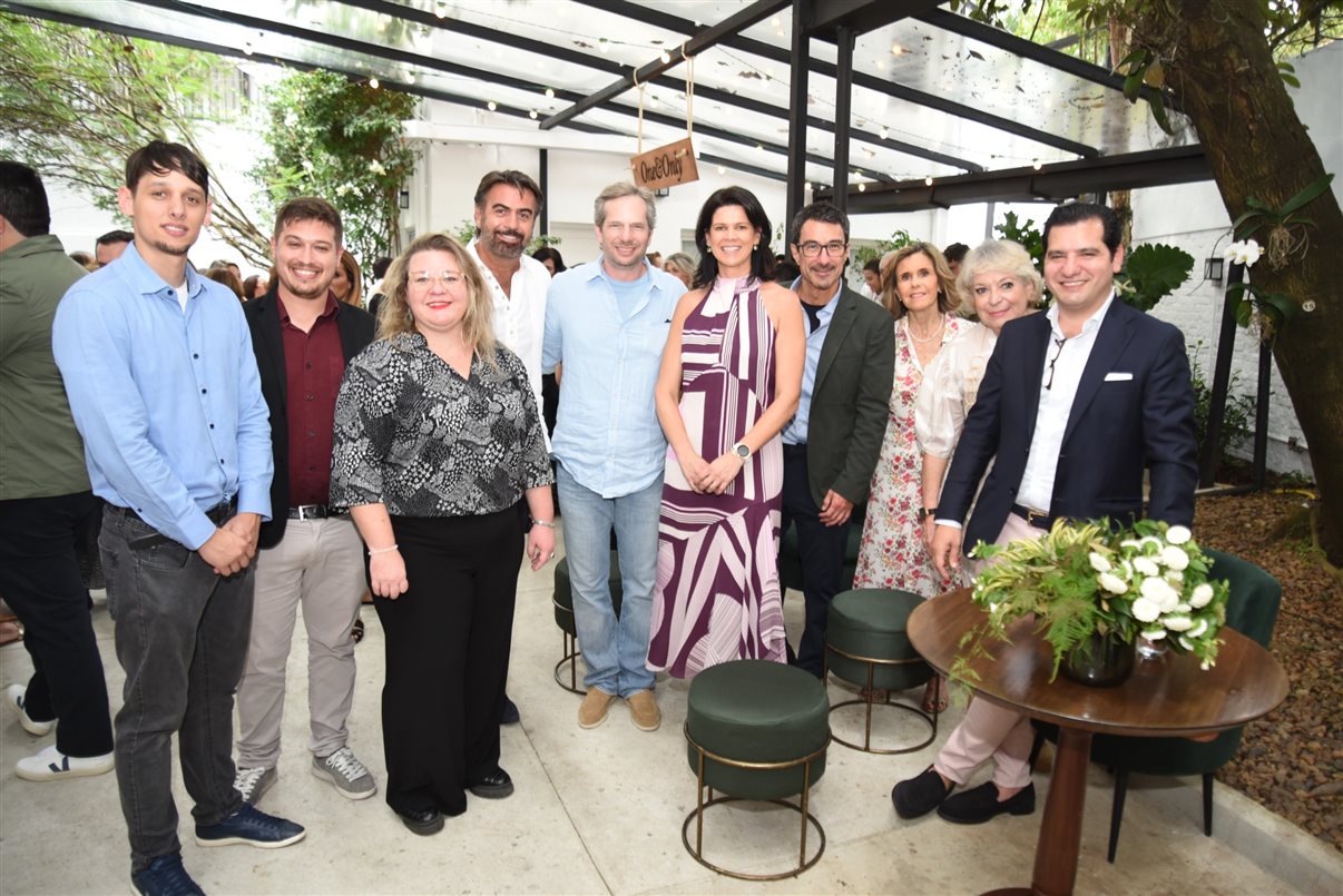 Mateus Santos, Carina Macedo, e Vitor Alves, da Ski USA, Hector Puentes, da Travel Quest, Eduardo Gaz e Caroline Sagioro, do TTW Group, Rodrigo Garza, da Nuba, Consuelo Arrieta e Vita Bega, do Felgueres Travel Group, e Rodrigo de Andres, da Ferrara Viagens