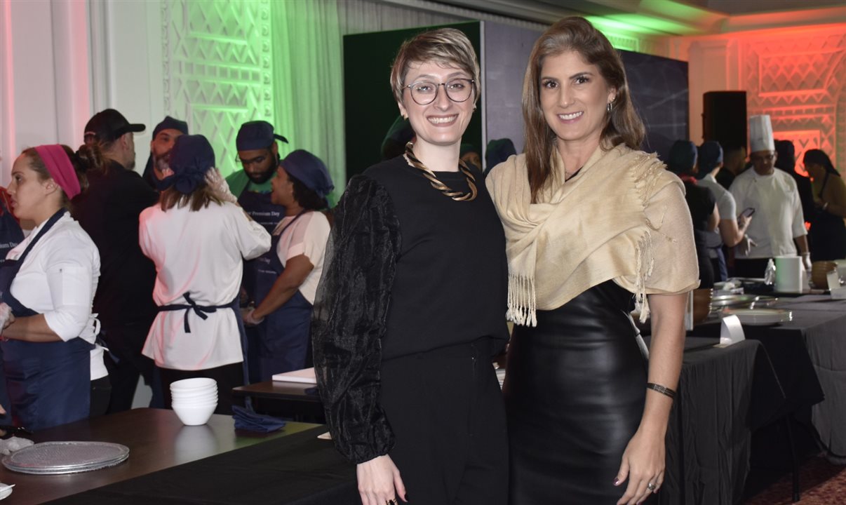 Natália Martim, coordenadora de MICE da Accor na América do Sul, e Adriana Fontanelli, gerente regional de Vendas da Accor para São Paulo