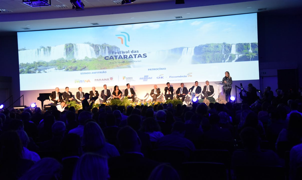 La cérémonie d'ouverture a eu lieu au centre de congrès Recanto Cataratas Thermas & Resort