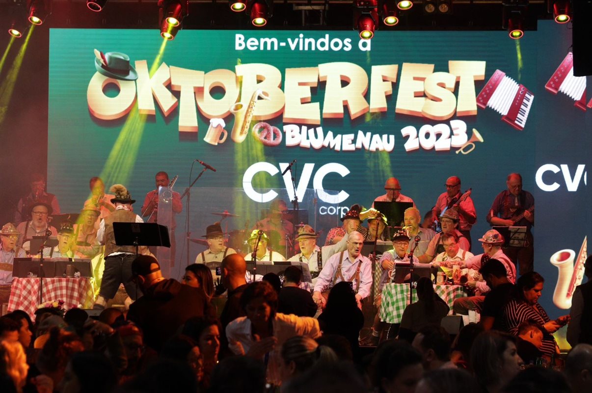 Os convidados da CVC puderam conhecer a Vila Germânica, que recebe a Oktoberfest 2023 a partir do dia 4 de outubro