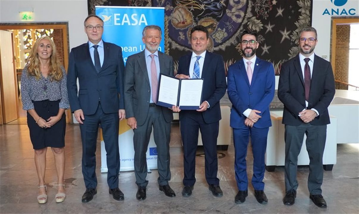 Os acordos foram assinados com a autoridade de aviação civil europeia, a EASA, e com a autoridade de aviação civil do Reino Unido, a CAA-UK