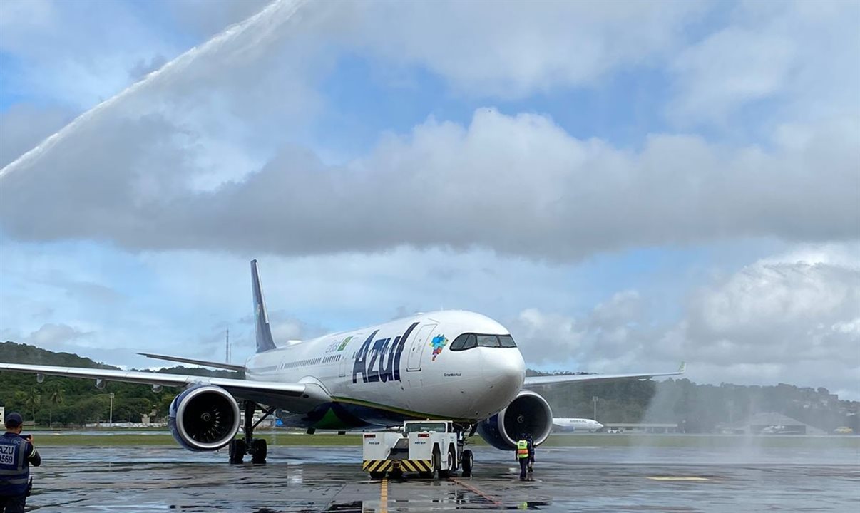 A330 da Azul sendo batizado na reinauguração do voo Recife-Orlando