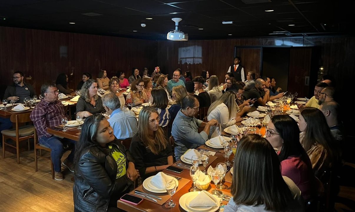 Operadora reuniu 55 agentes no Restaurante Coco Bambu Vitória