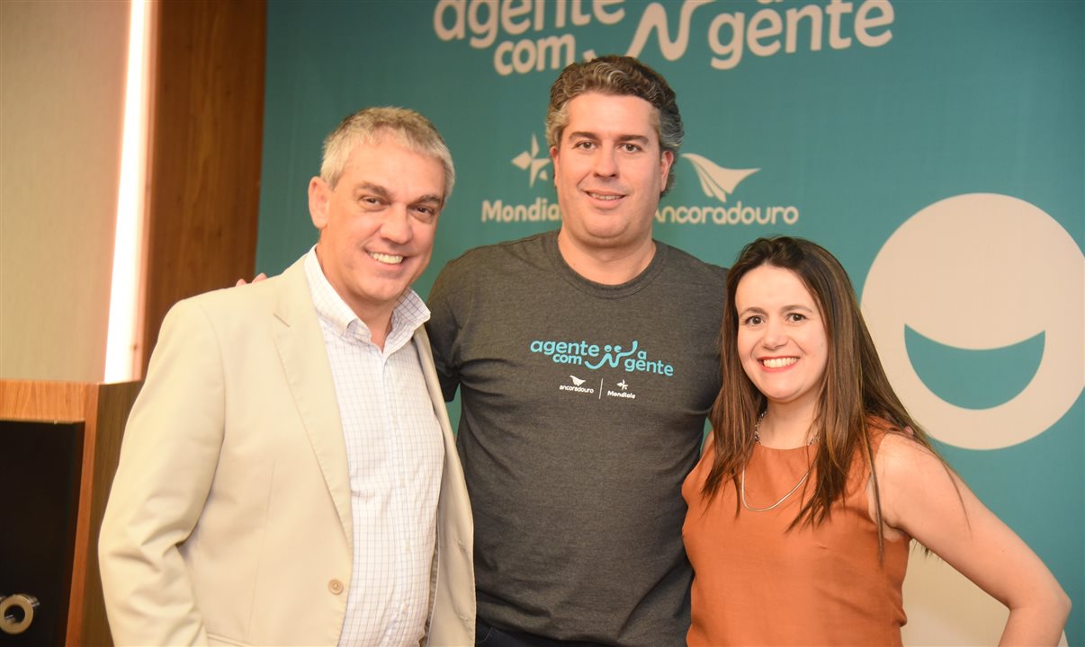 Fernando Santos (Abav-SP | Aviesp), Juarez Neto (Grupo Ancoradouro) e Juliana Assumpção (Abav-SP | Aviesp)