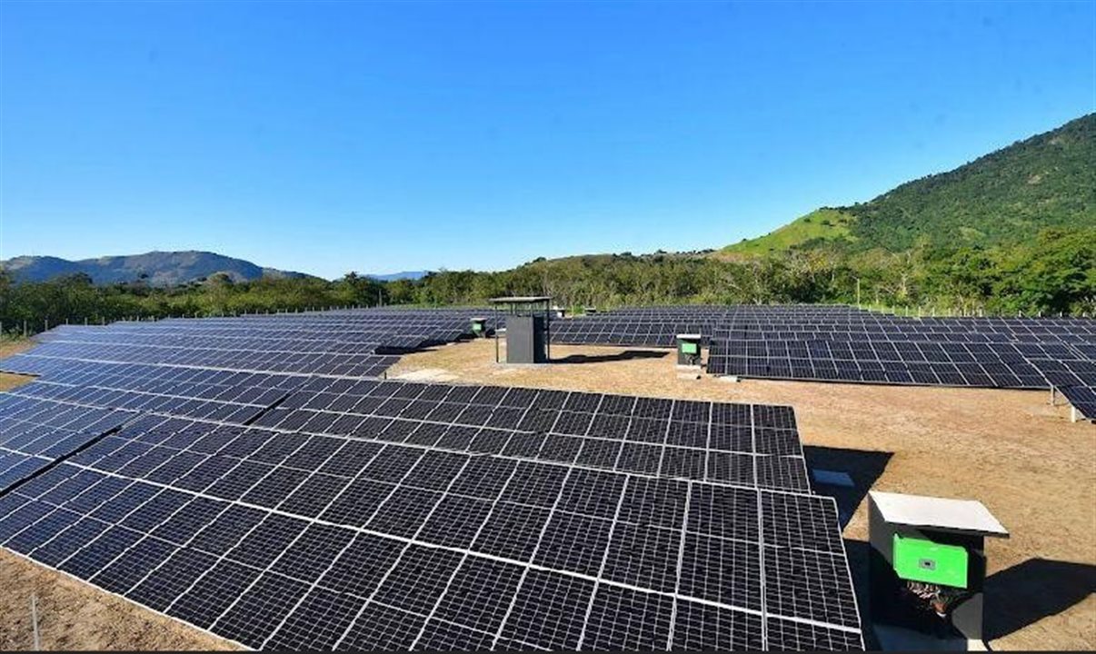 El grupo Portobello inaugura una planta de energía fotovoltaica