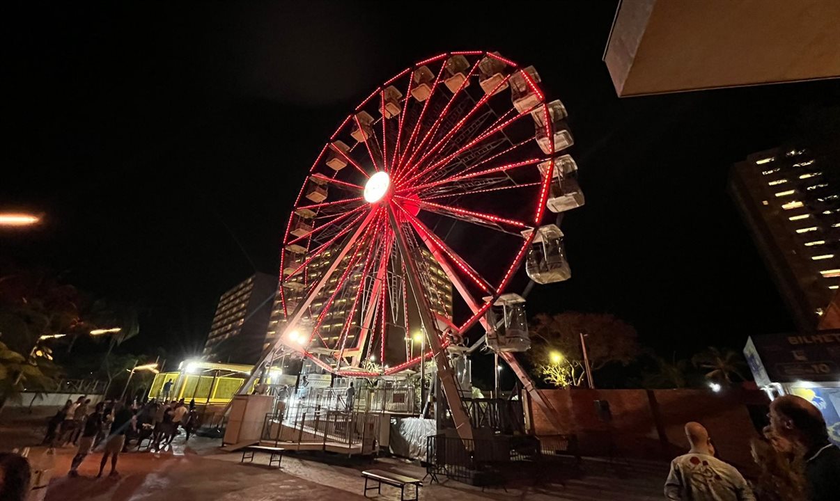 No último final de semana, o empreendimento inaugurou a roda gigante (Entra na Roda), que mede 30 metros de altura e tem 20 cabines