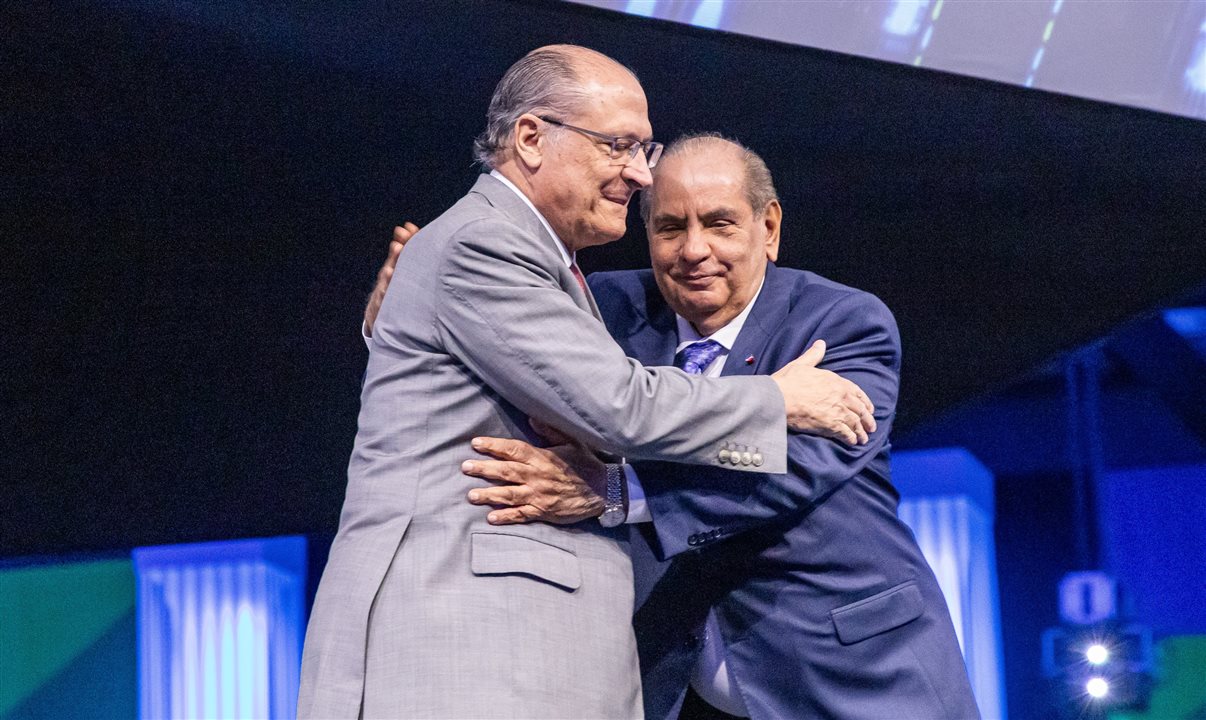 O vice-presidente da República, Geraldo Alckmin, com o presidente da CNC, José Roberto Tadros