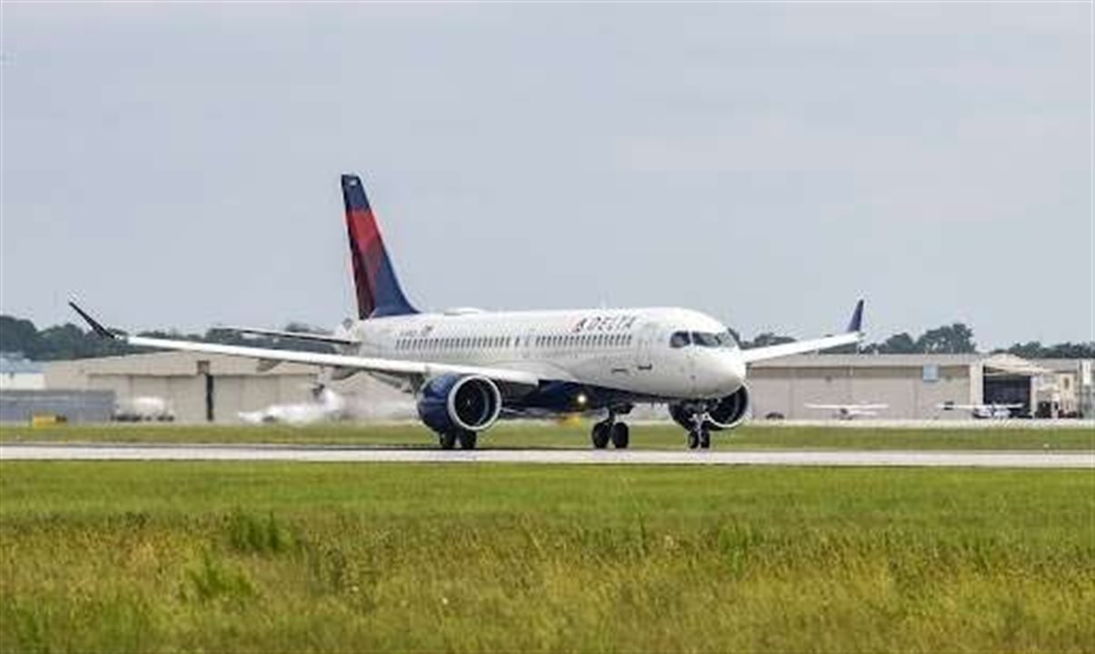 A Delta recebeu seu primeiro Airbus A220 em outubro de 2018, sendo a primeira companhia aérea dos EUA a operar este tipo de aeronave
