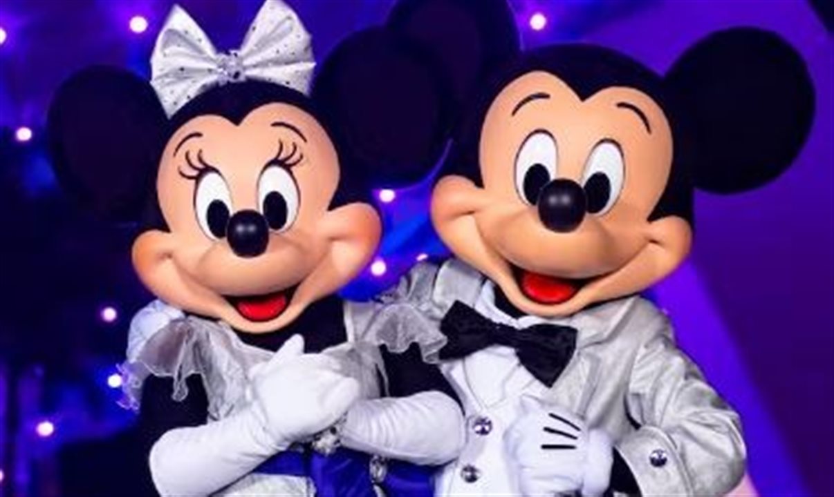 Minnie e Mickey versão platina em comemoração aos 100 anos de The Walt Disney Company