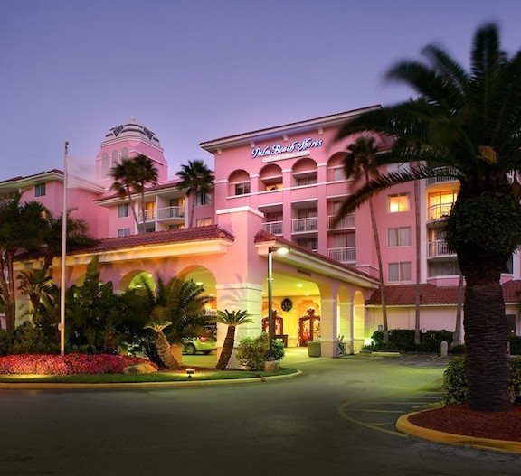 Palm Beach Shores Resort and Vacation Villas possui 260 suítes