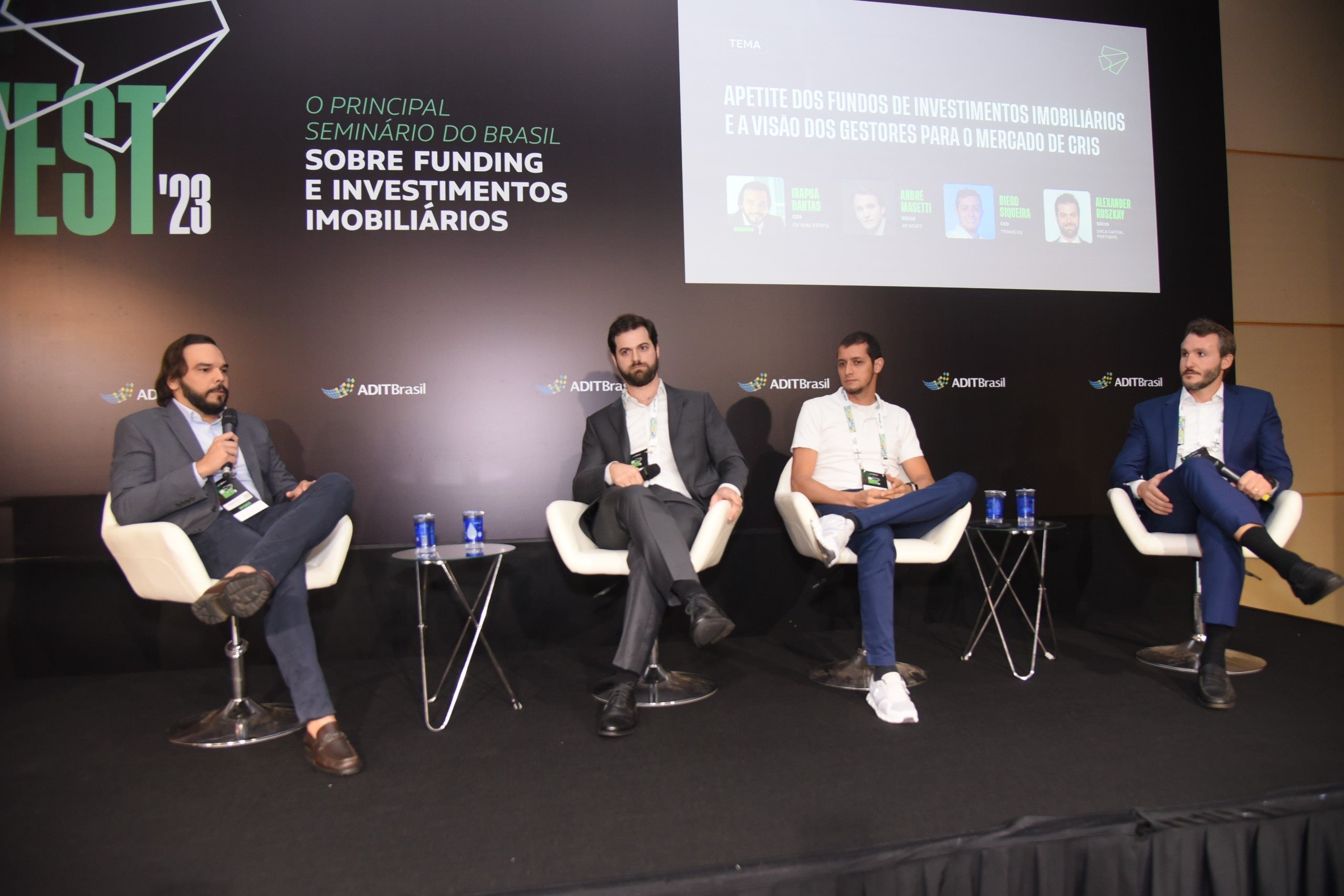 Irapuã Dantas, CEO da CV Real Estate, Alexander Ruskay, sócio da Urca Capital, Diego Siqueira, CEO da Trinus Co. e André Masetti, sócio da XP Asset, discutiram governança e práticas exitosas no mercado de CRIs