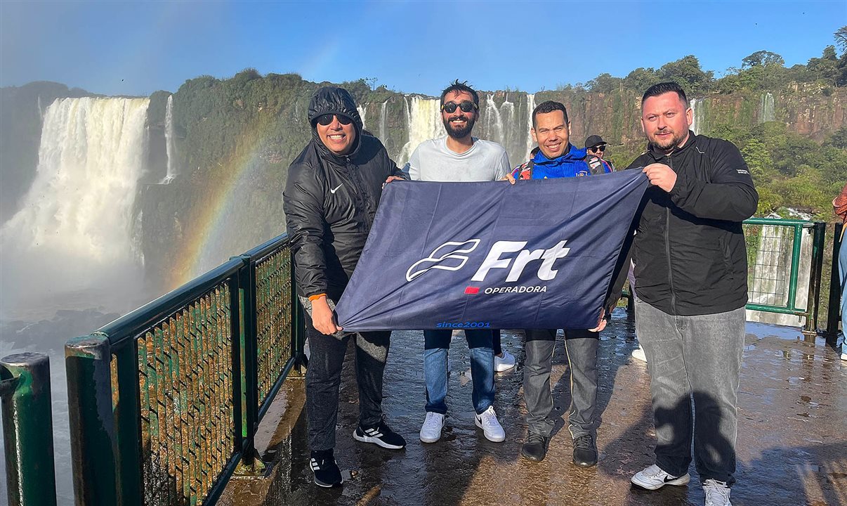 Luciano Lucky, Matheus Freitas, Cristiano Costa e Renato Tressi, da Frt, visitam as Cataratas