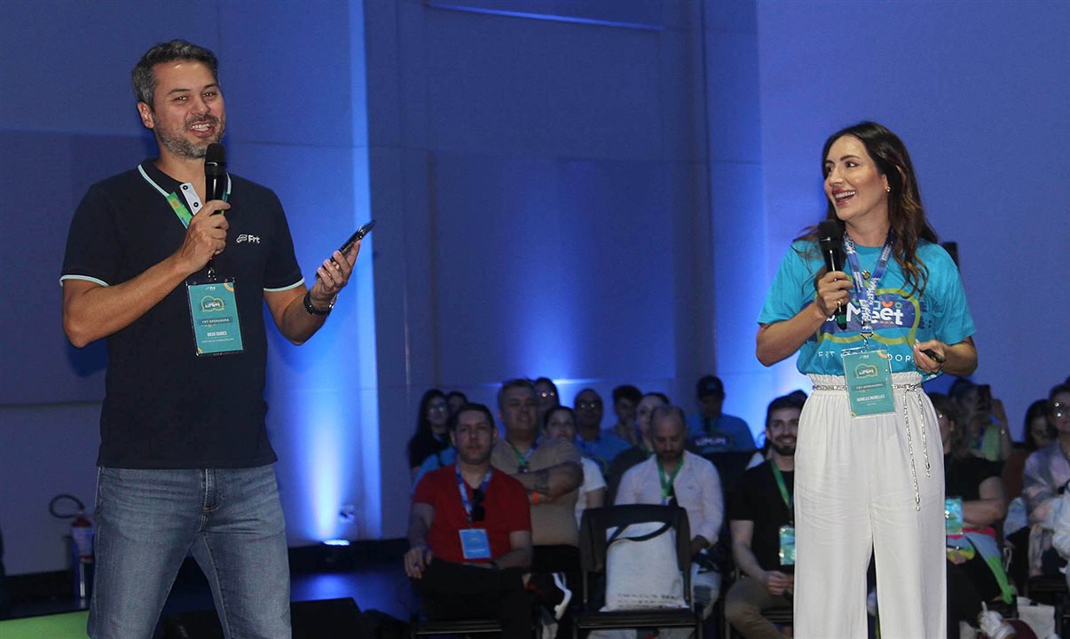Diego Soares, COO, e Danielle Meirelles, CEO da Frt, apresentaram a programação da tarde do primeiro dia de B2Meet