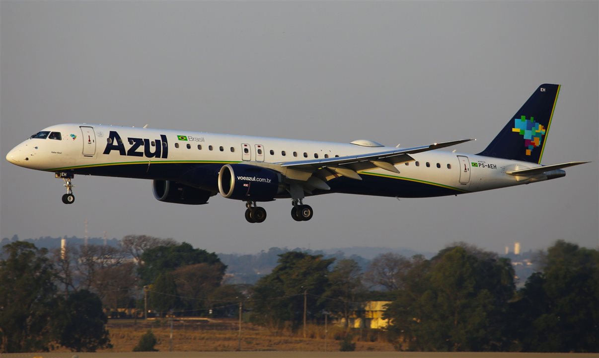 Azul utilizará aeronaves E2 para voar a Montevidéu e Punta del Este neste verão