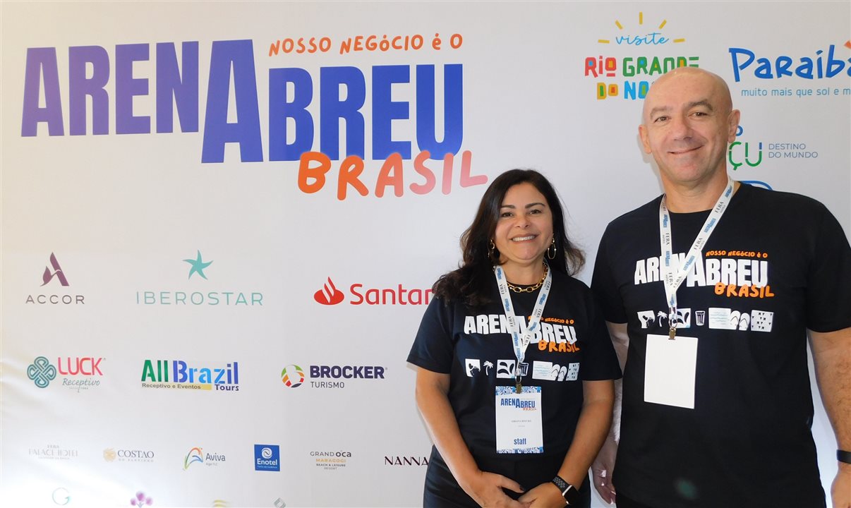 Adriana Boeckh, diretora de Marketing da Abreu no Brasil, e Ronnie Corrêa, diretor geral da operadora no Brasil