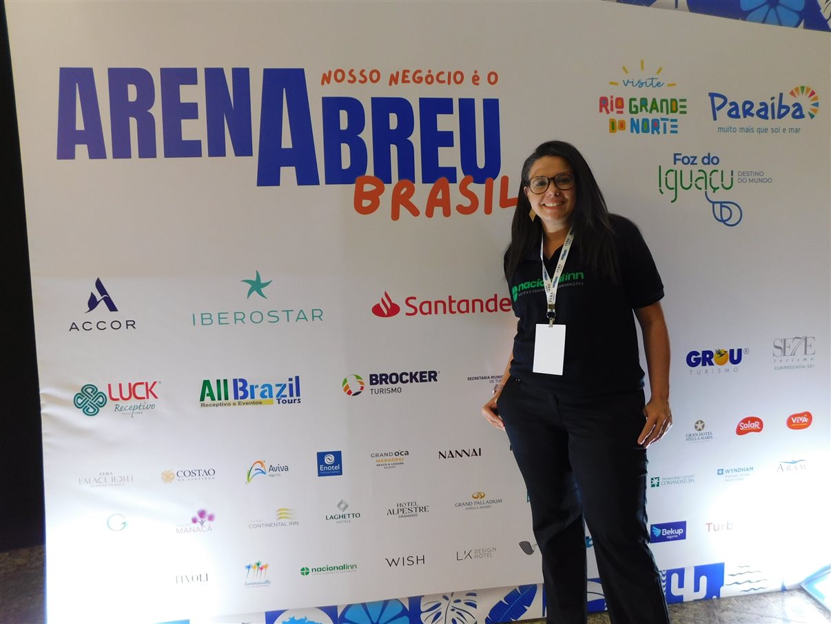 Livia Silva, Aline Castro y Lorena Rocha, todas de Abreu