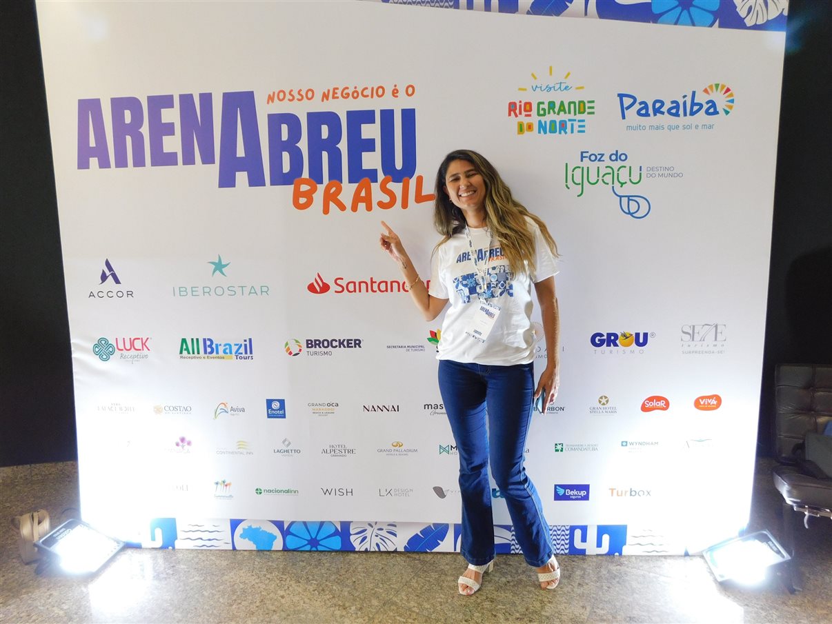 Livia Silva, Aline Castro y Lorena Rocha, todas de Abreu