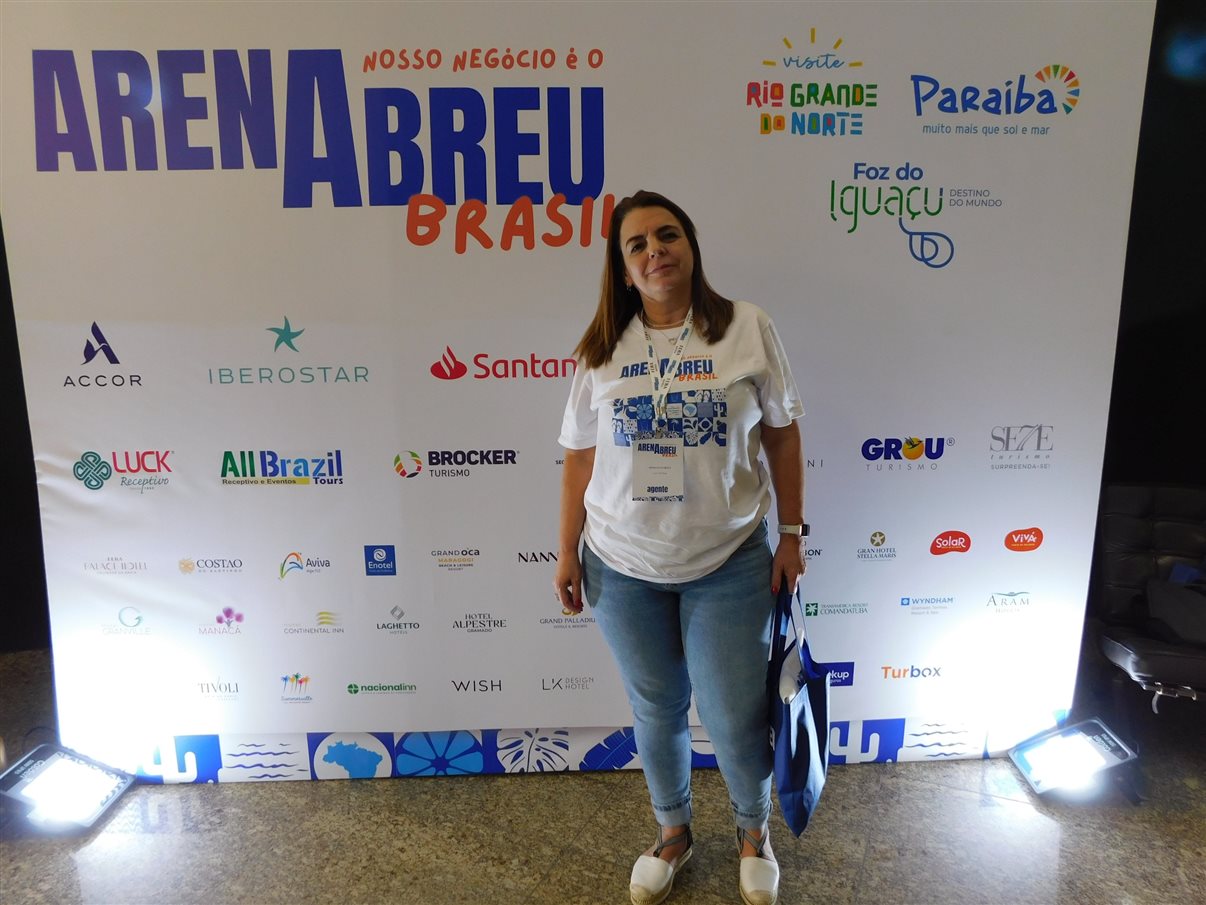 Livia Silva, Aline Castro y Lorena Rocha, todas de Abreu