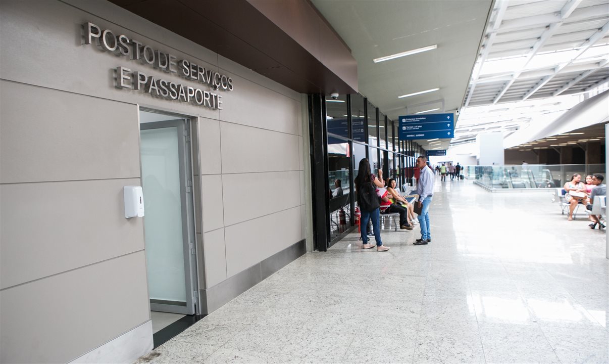 Além do aeroporto, a Polícia Federal continua a oferecer a emissão do passaporte de emergência no Posto de Expedição de Passaportes no Ponteio Lar Shopping, em Belo Horizonte