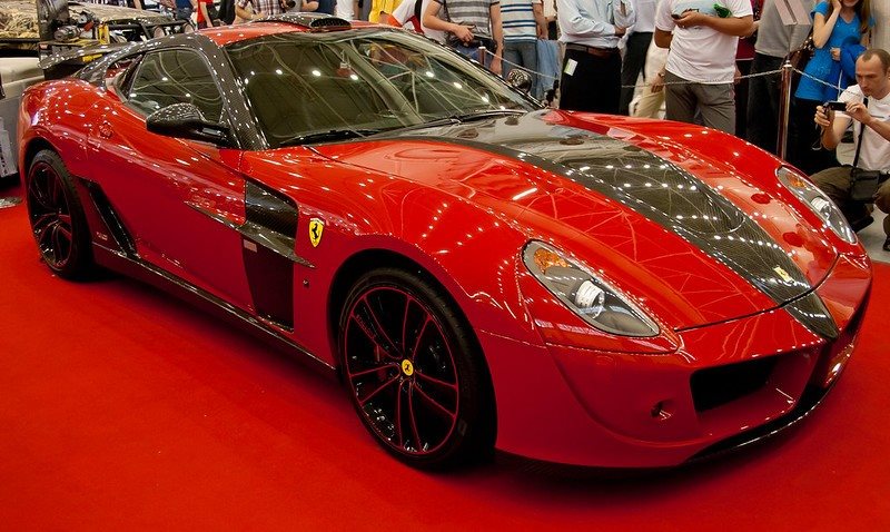 No dia 12, a Ferrari irá apresentar aos convidados quatro modelos exclusivos dos famosos carros esportivos