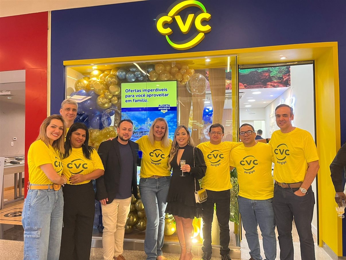 Equipe CVC no Sergipe com Viviane Pio, diretora de Vendas da Rede de Franquias
