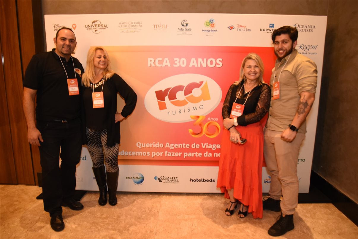 Expositores Maurício Alexandre, Rodolpho Gerstner y Fábio Craveiro, de RCA, Rogério Leites, de RCA, y Neto Fernandes, de Visit Orlando