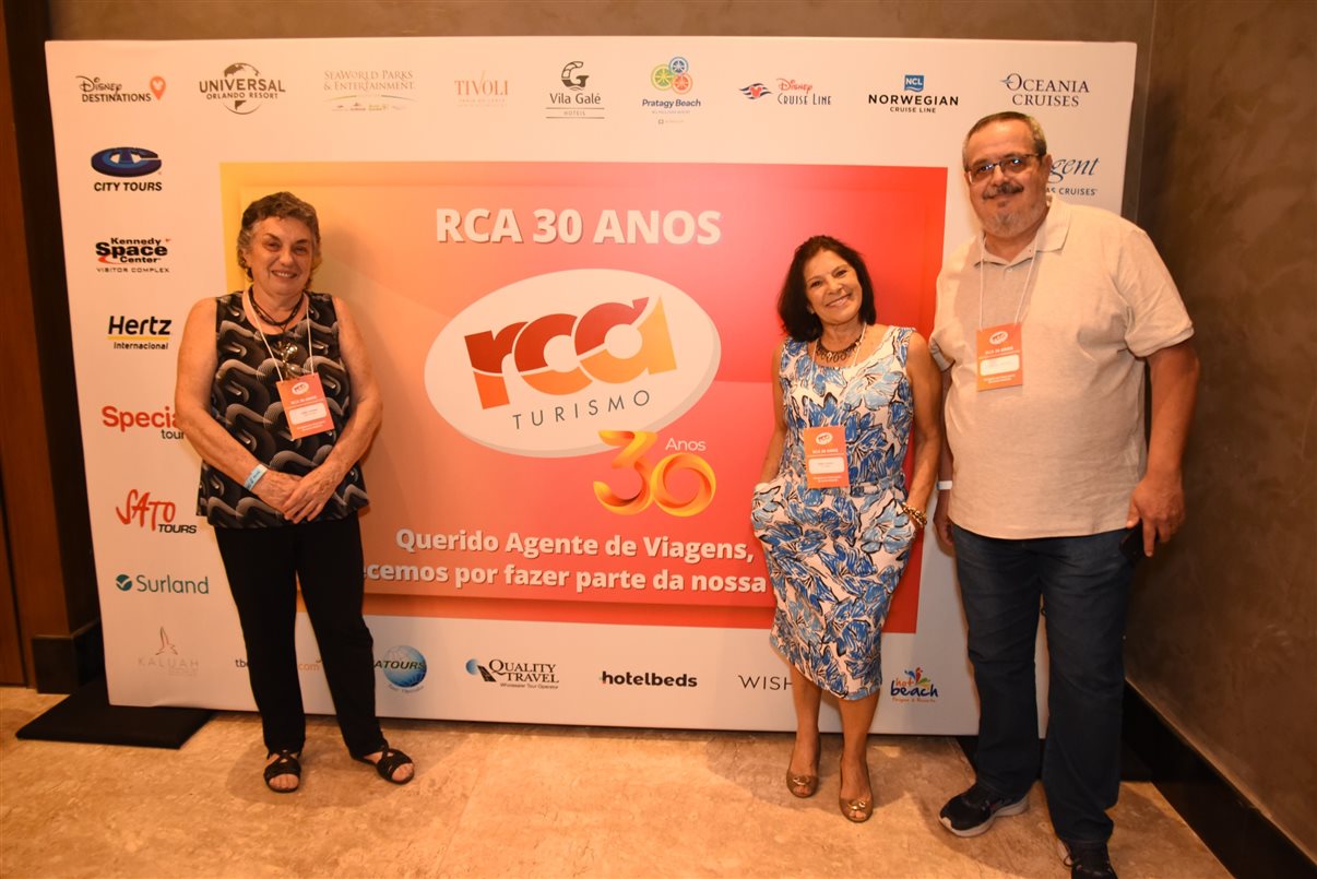 Conférenciers Maurício Alexandre, Rodolpho Gerstner et Fábio Craveiro, de RCA, Rogério Leites, de RCA, et Neto Fernandes, de Visit Orlando