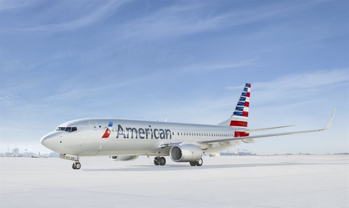 Em agosto, mais de 93% dos 26 mil comissários de bordo da American Airlines autorizaram a liderança da Associação de Comissários de Bordo Profissionais (APFA) a convocar uma greve caso não recebessem aumentos salariais