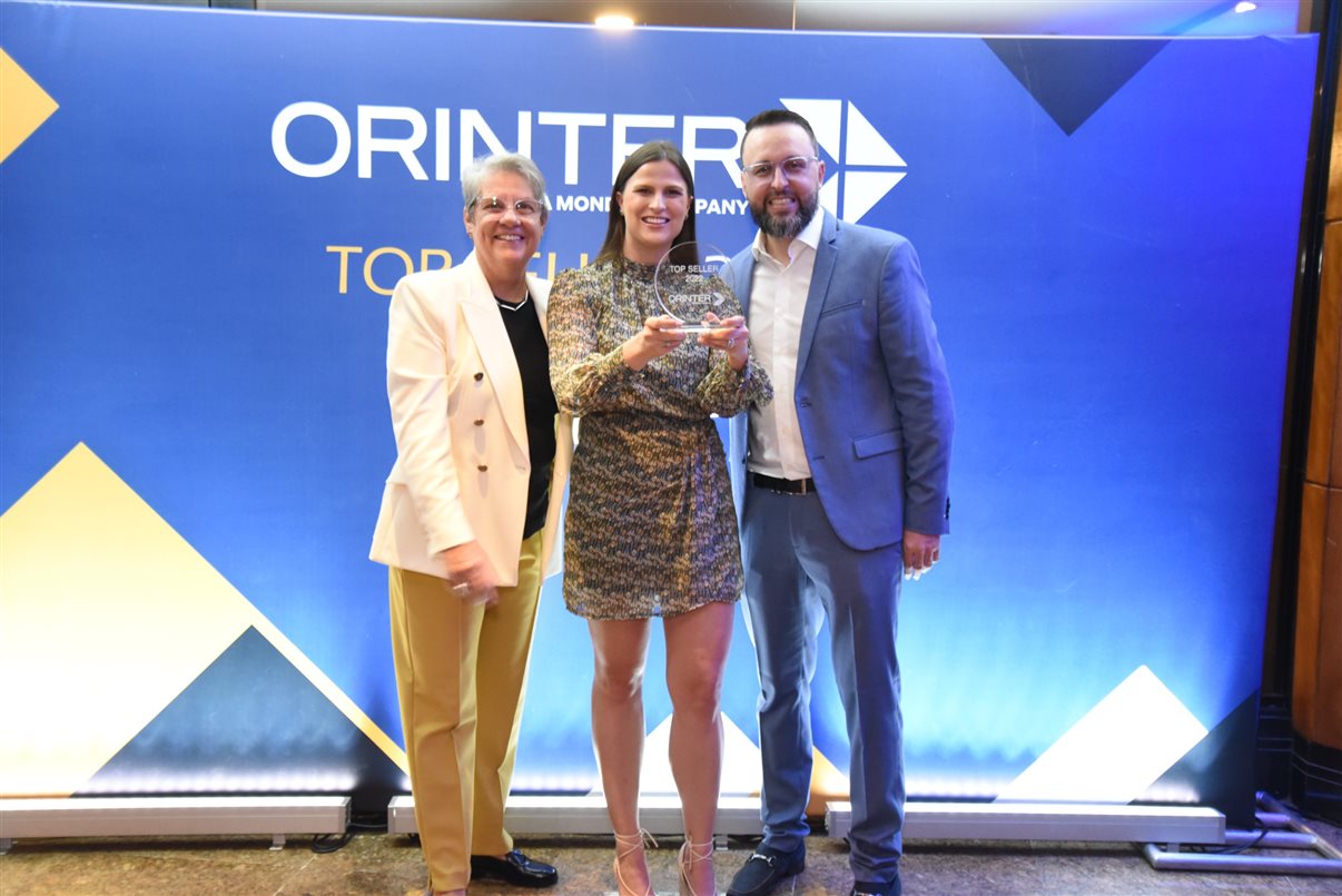 Isadora Riediger de Free Turismo, Ana María Berto y Roberto Sanches de Orinter