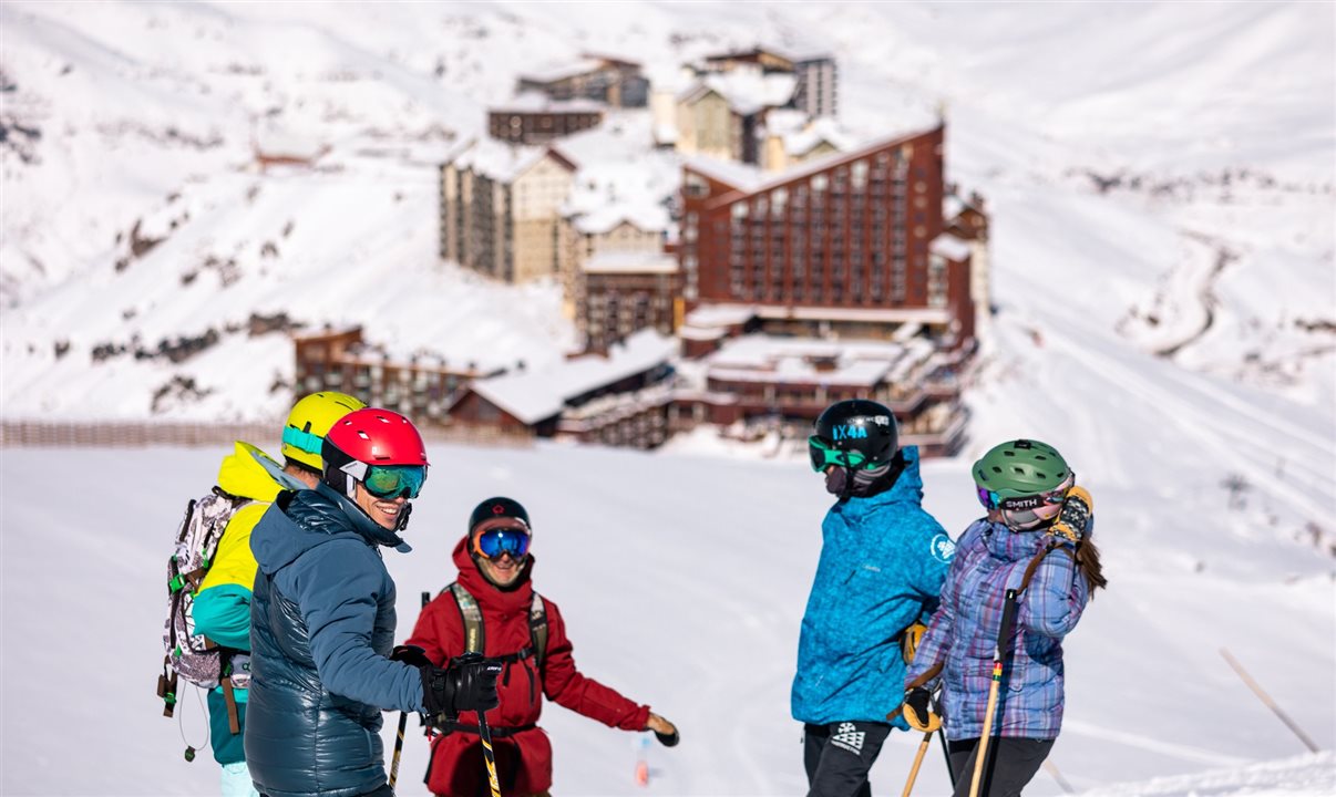 O Valle Nevado segue operando com 90% dos seus teleféricos, 100% das pistas abertas, além do snowpark Freestyle