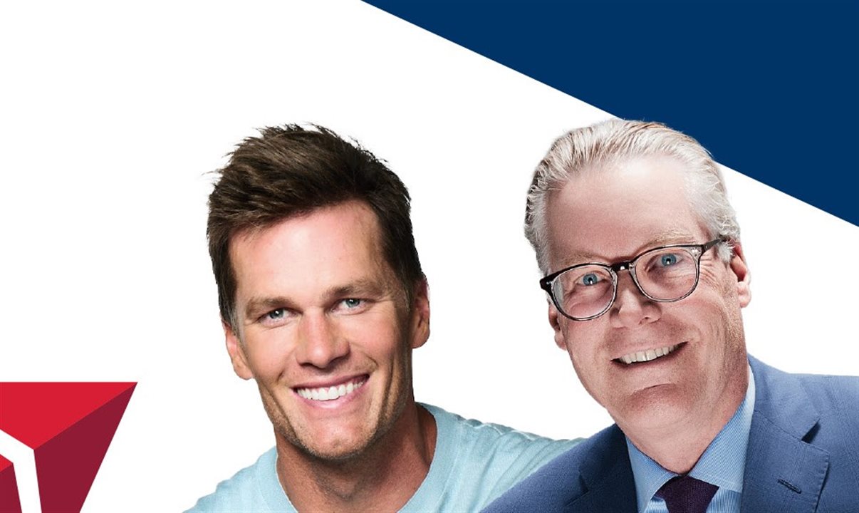 O multicampeão e ex-jogador de futebol americano Tom Brady e o CEO da Delta, Ed Bastian