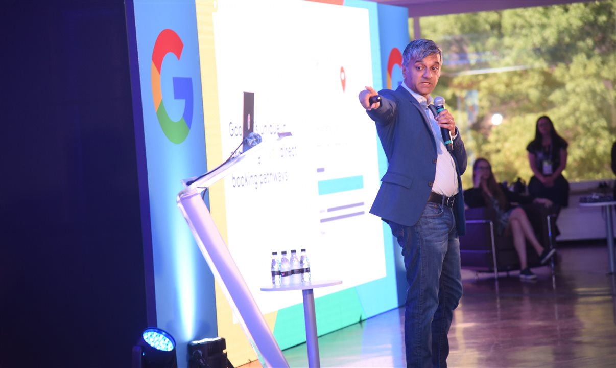 Sanjay Vakil, senior product manager do Google, mostrou as principais ferramentas do buscador para melhorar vendas em hotéis